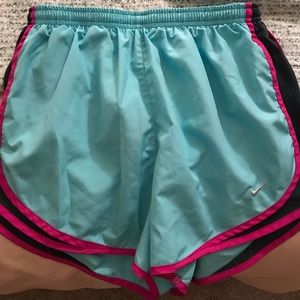 Nike shorts size medium